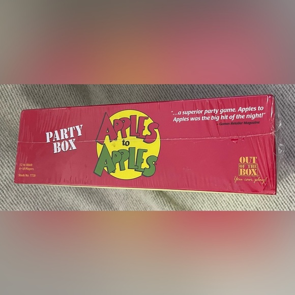 Apples to Apples Party Box Game - Red and Green - Picture 5 of 8